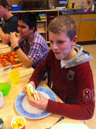 Het past bijna niet meer in mijn mond!