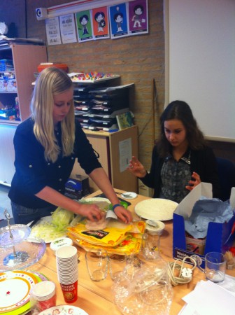 De wraps worden belegd.