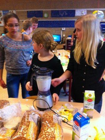 Yoghurt en vers fruit in de blender: smoothies!