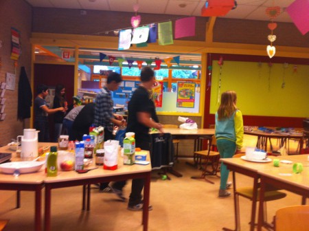 Vandaag wordt de vieze vaat mee naar huis genomen.