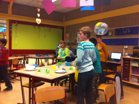 Iedereen ruimt mee op.